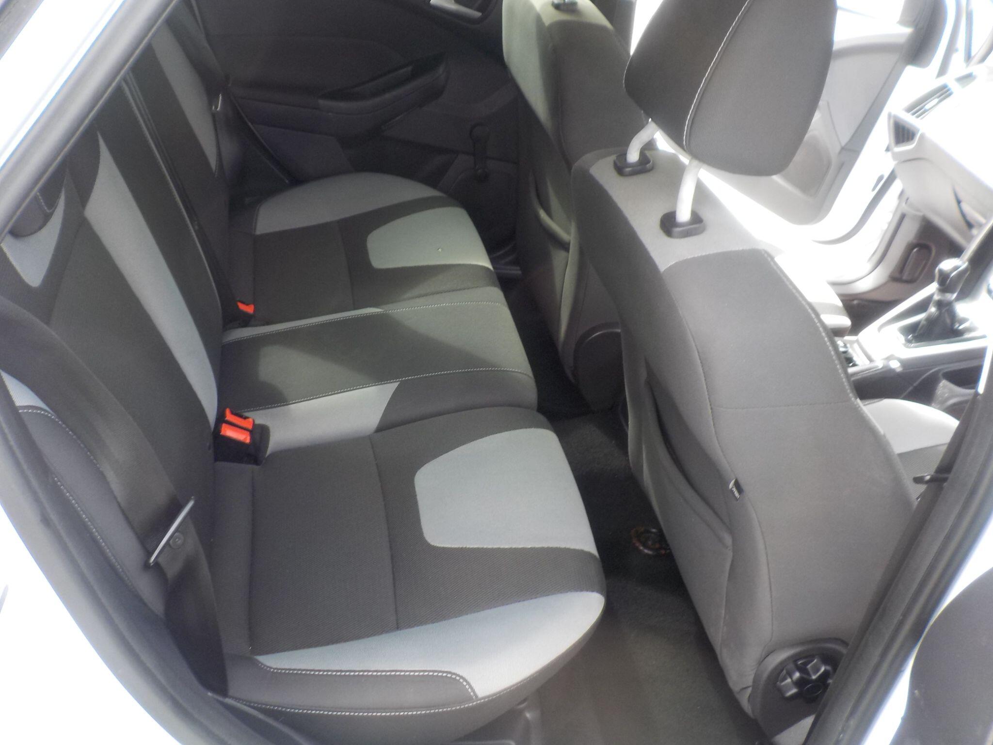 Ford Focus 1.6 Zetec Euro 5 5dr