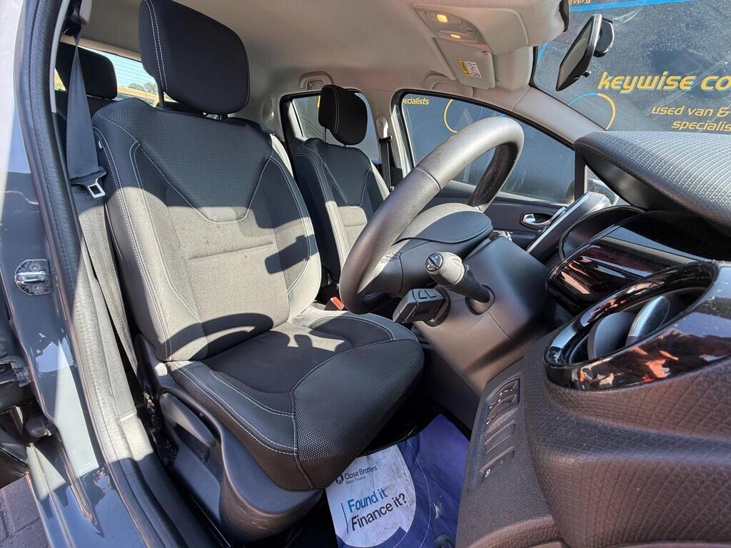 Renault Clio view 19