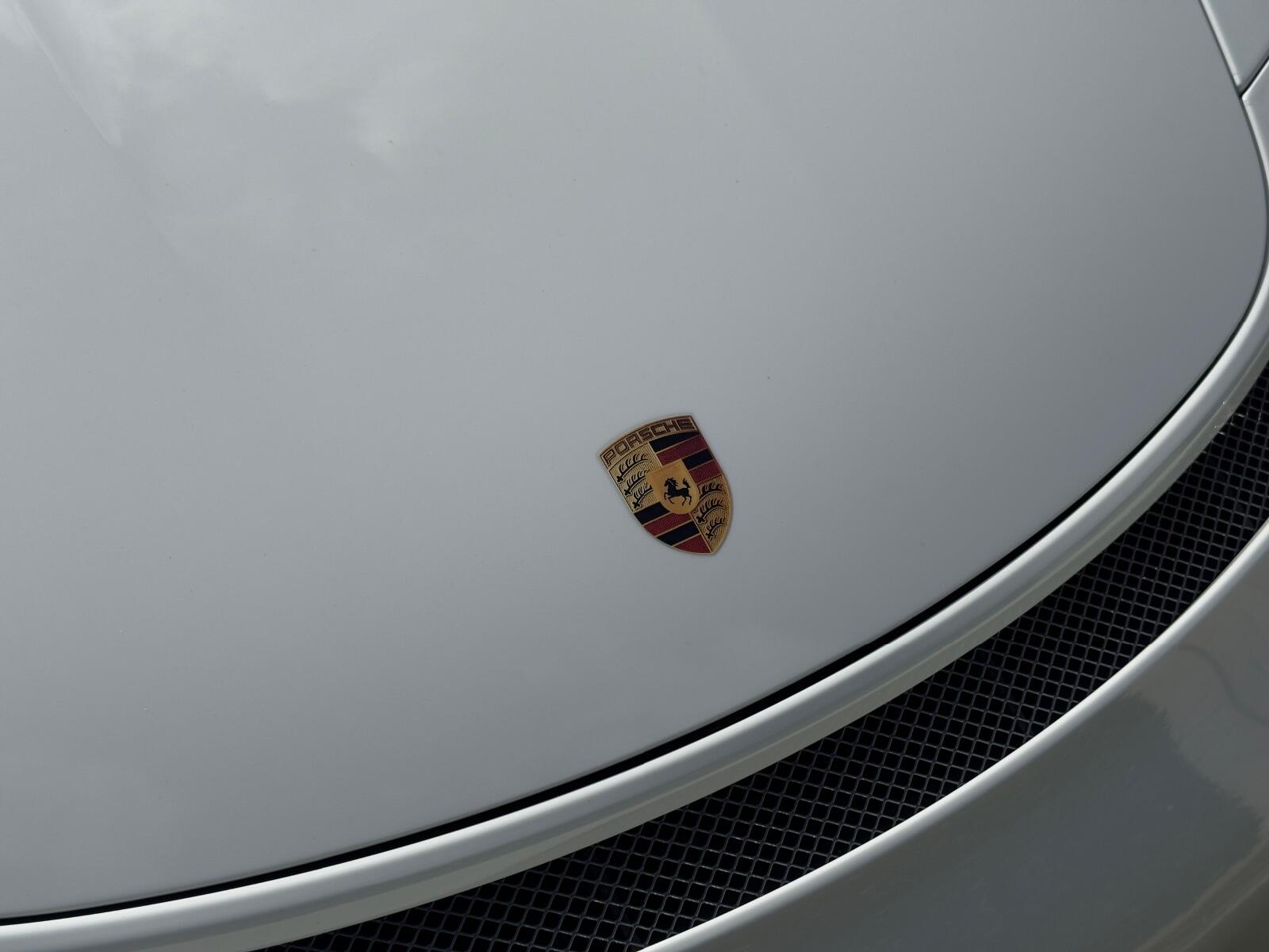 Porsche 911 view 19