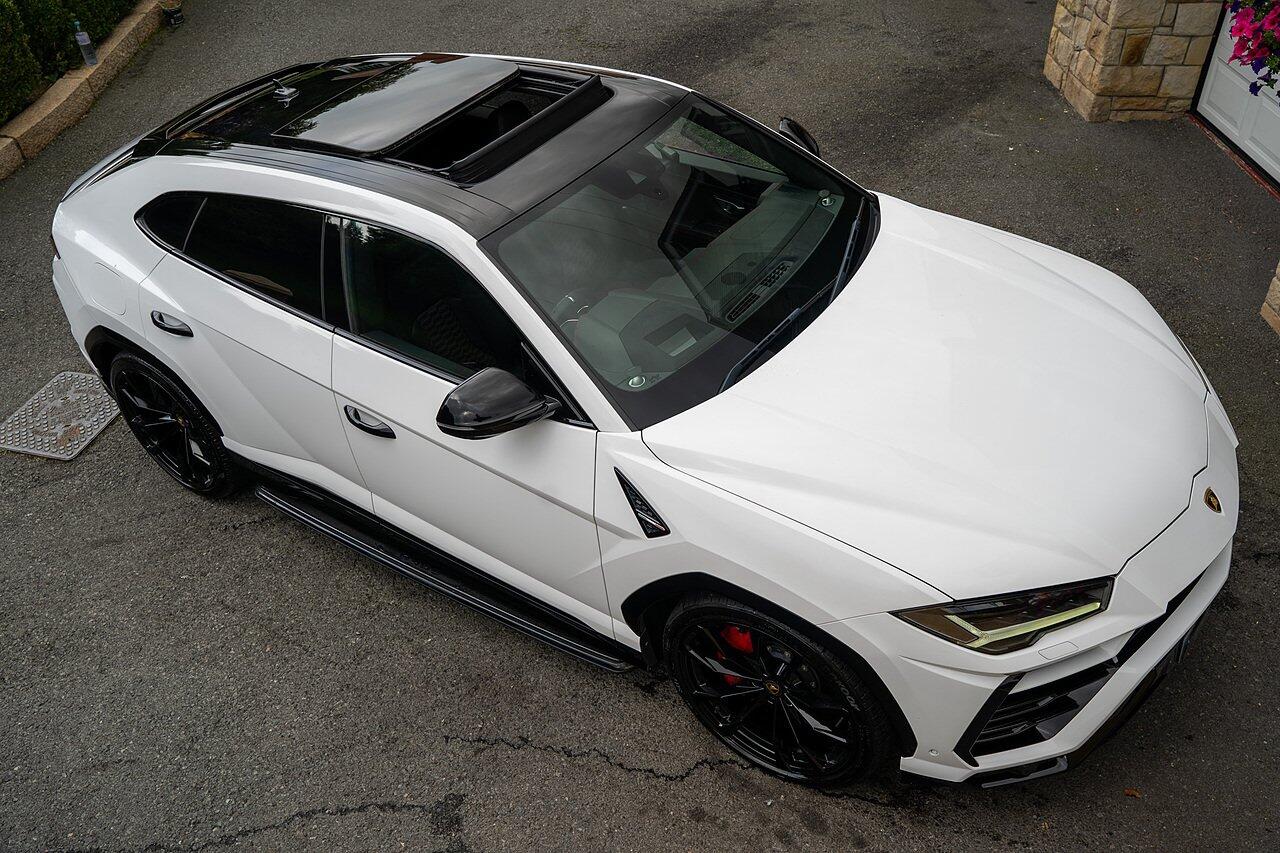 Lamborghini Urus view 20