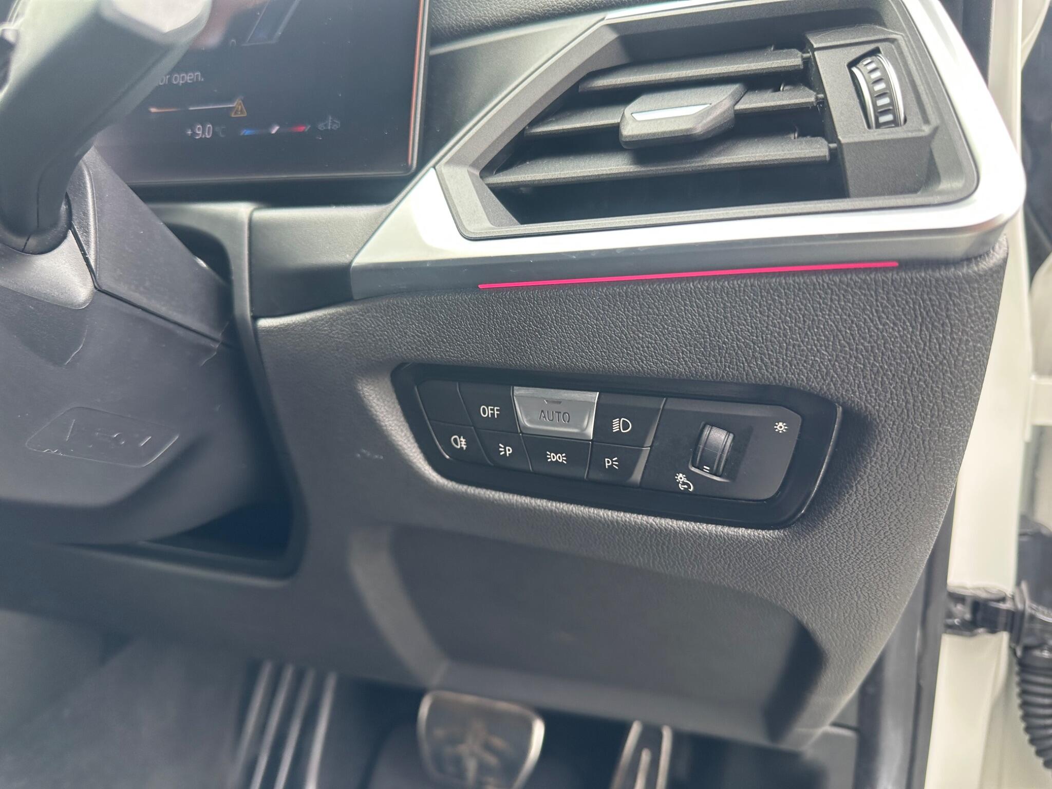 BMW 3 Series view 18