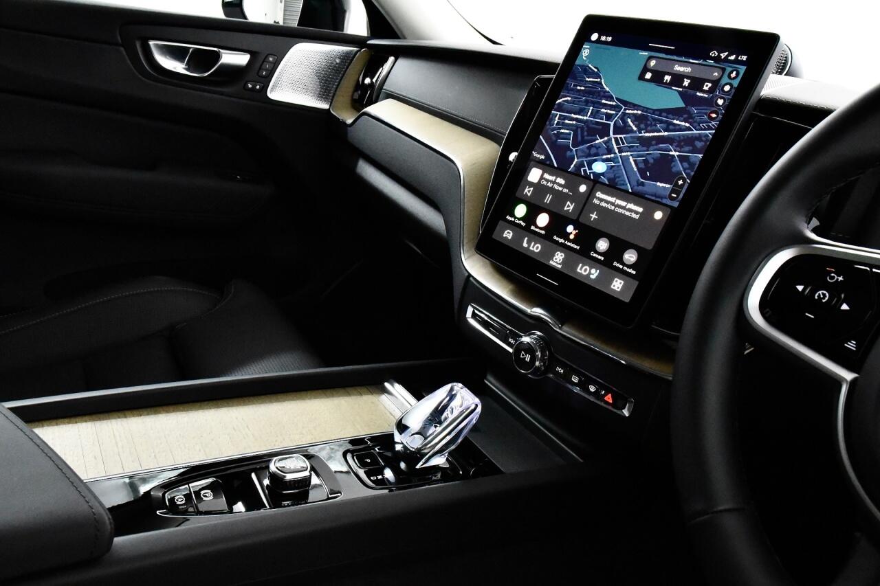 Volvo XC60 view 39