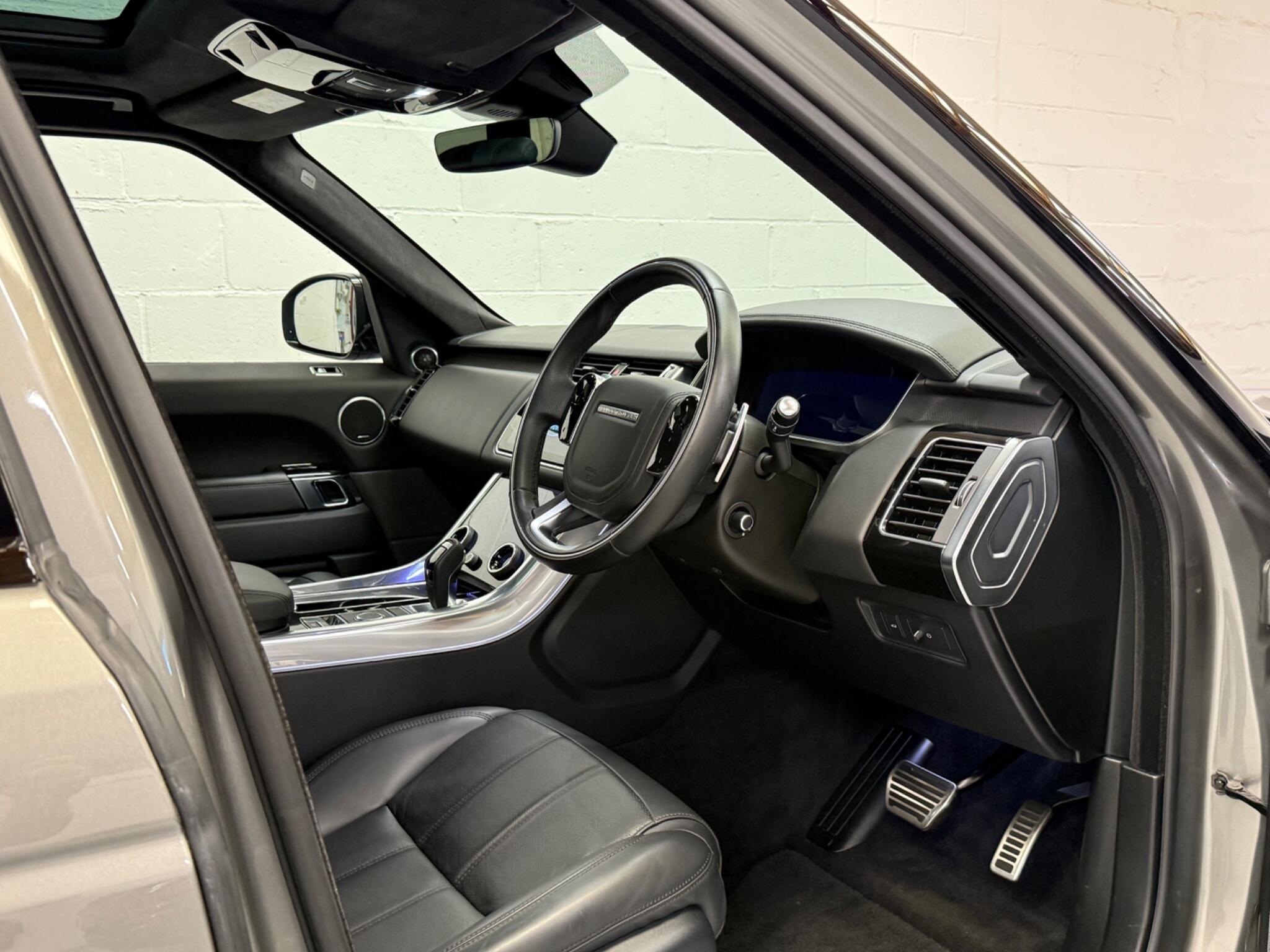 Land Rover Range Rover Sport view 10