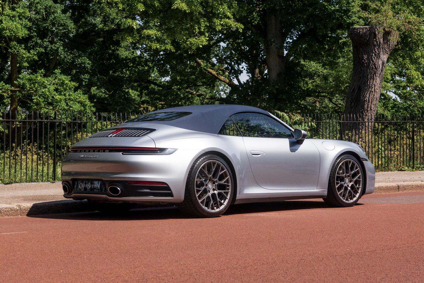 Porsche 911 view 5
