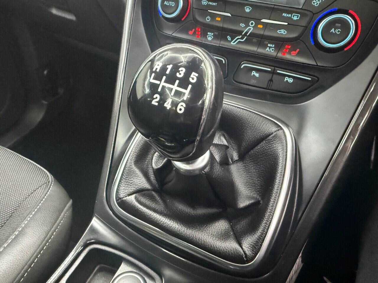 Ford C-Max view 21