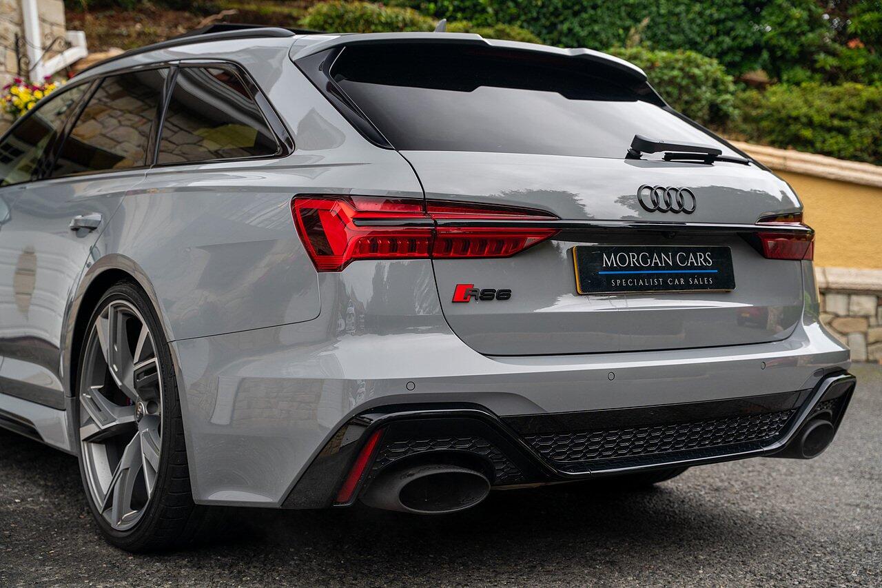 Audi RS6 view 7