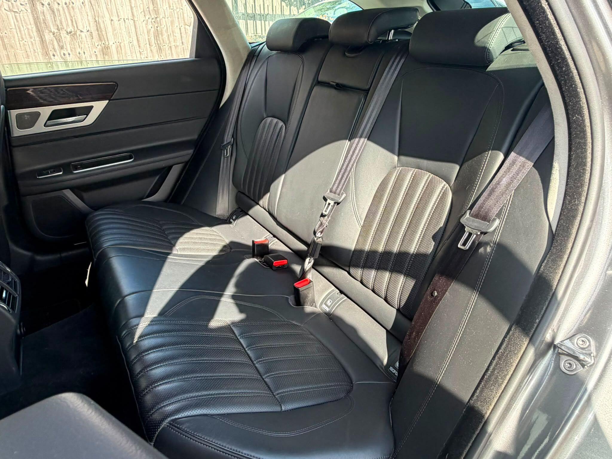 Jaguar XF view 16