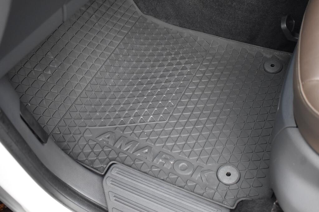 Volkswagen Amarok view 58