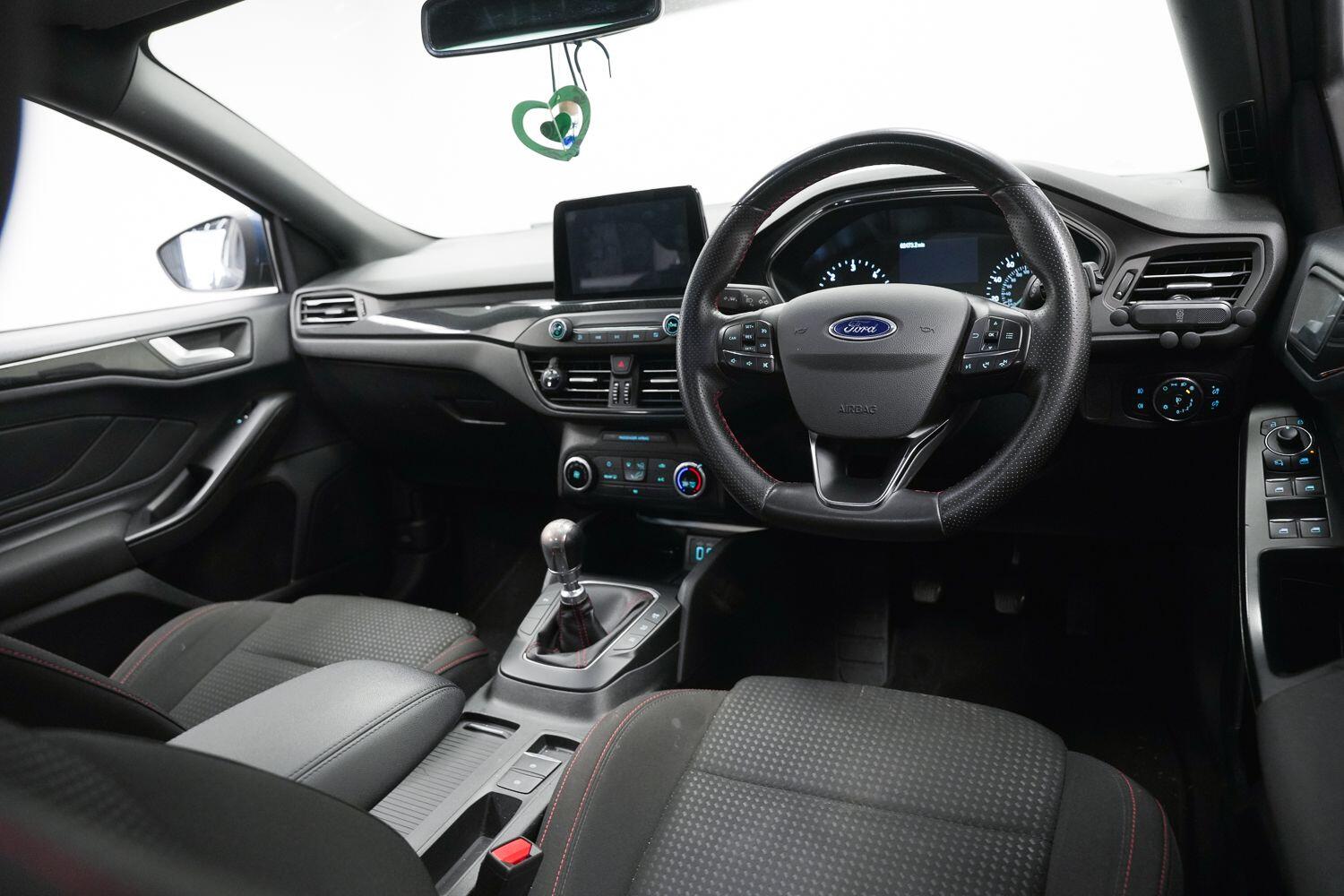 Ford Focus view 10