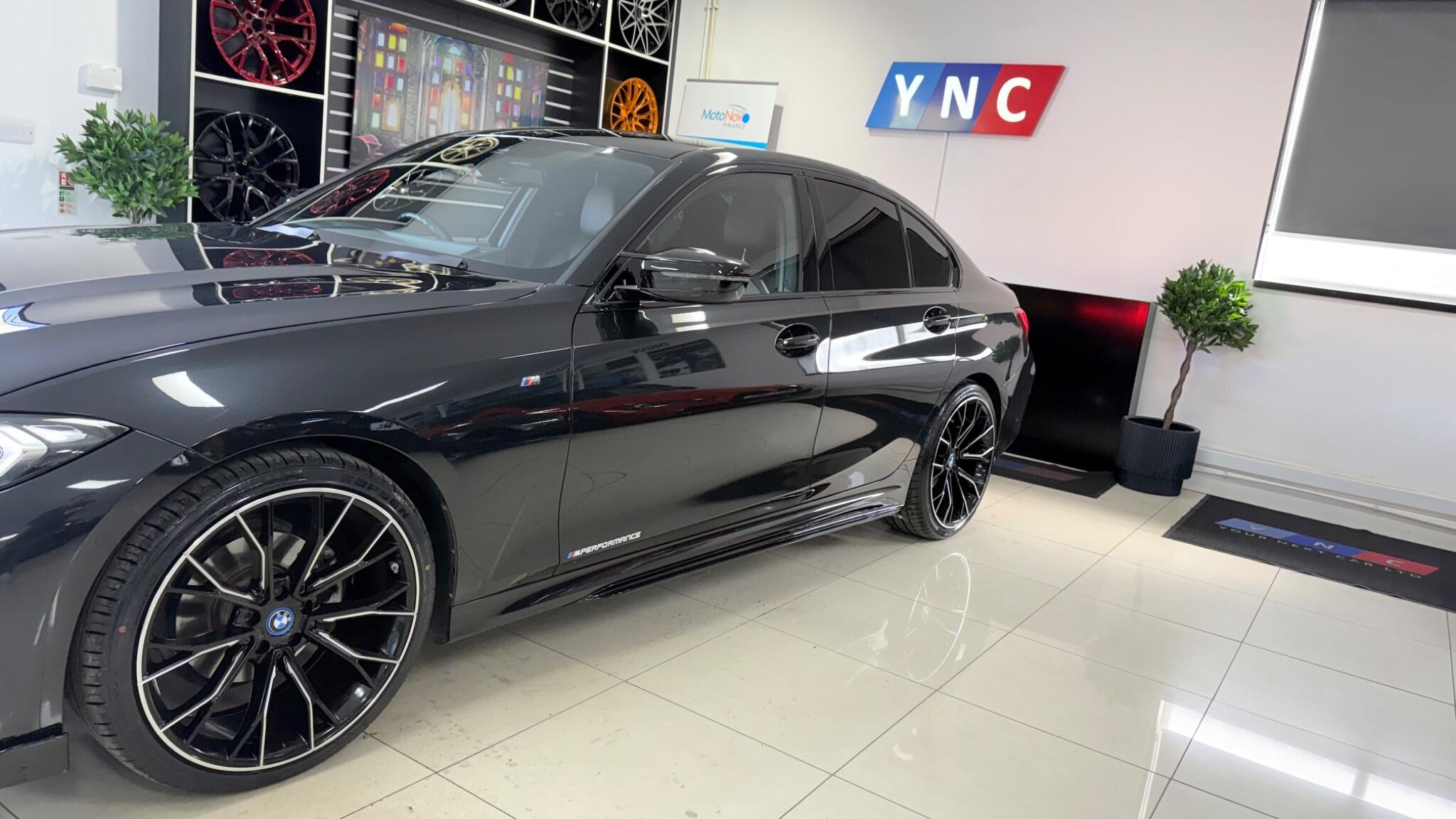 BMW 3 Series view 25