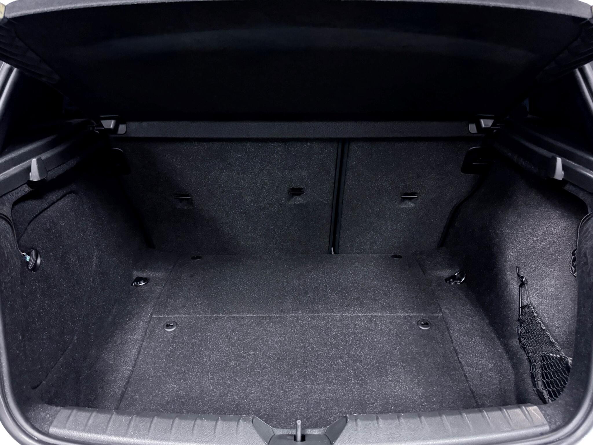 BMW 1 Series view 50