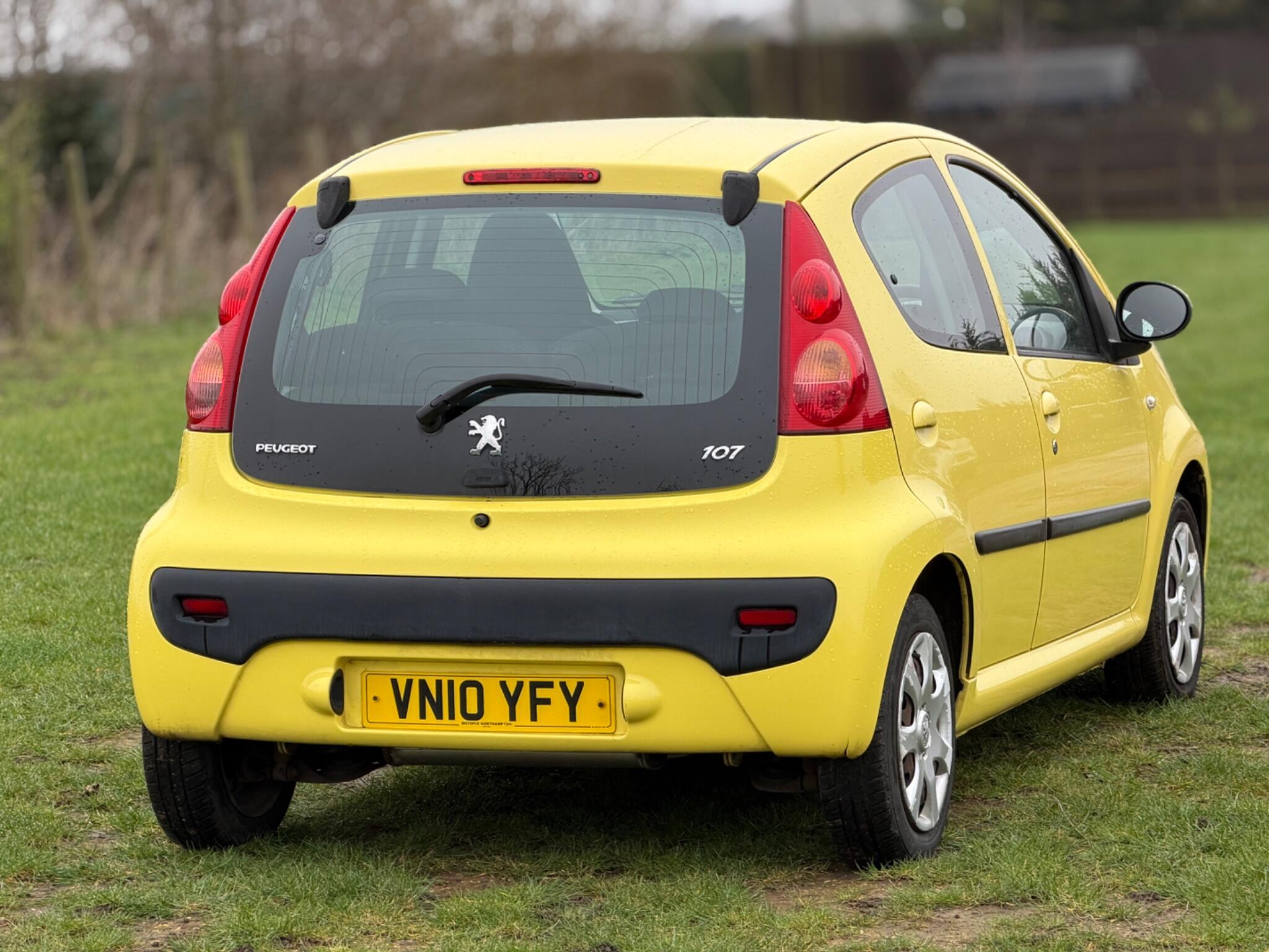 2010 Peugeot 107 1.0 12V Urban Euro 4 5dr image 11