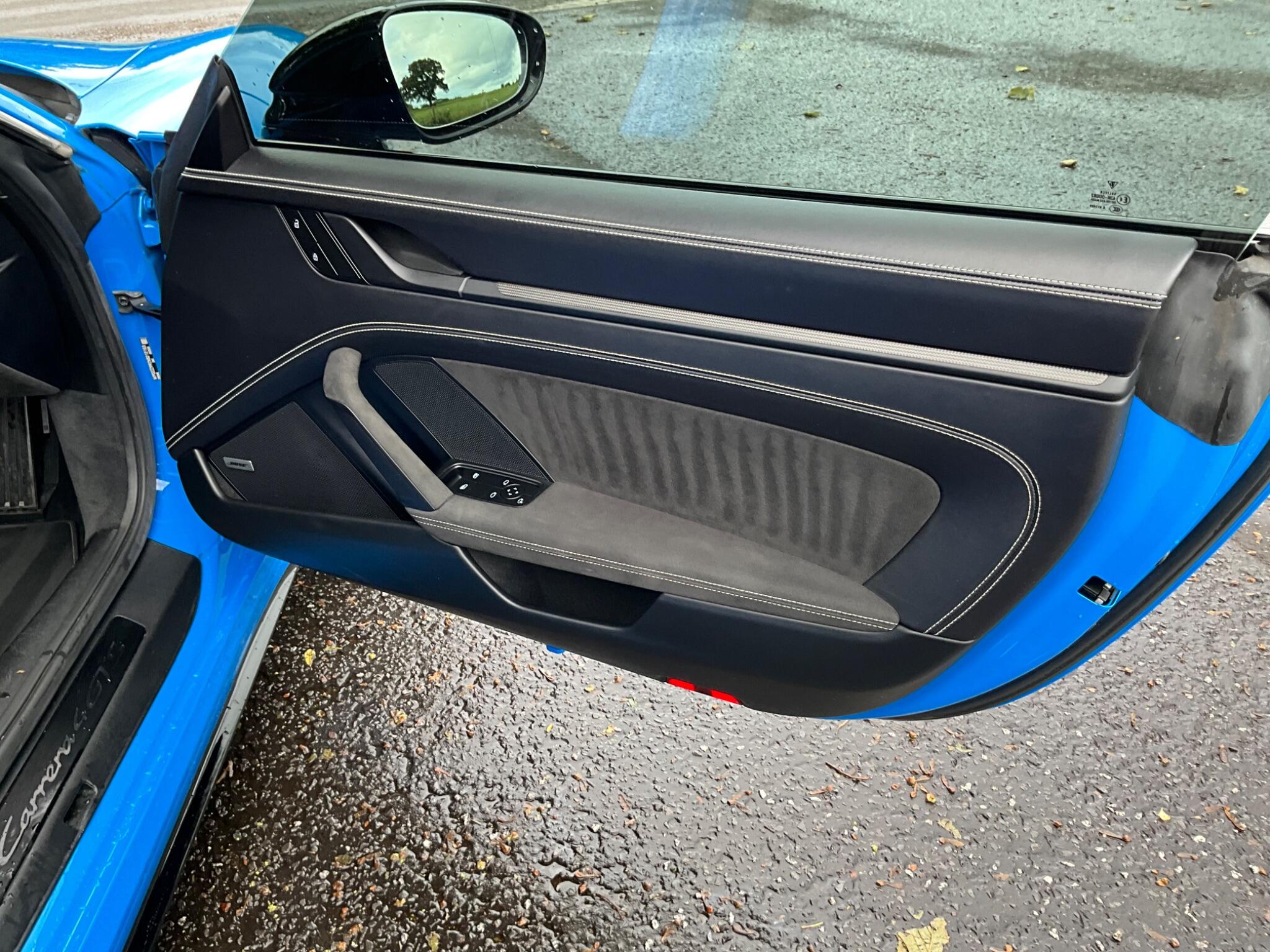 Porsche 911 view 15