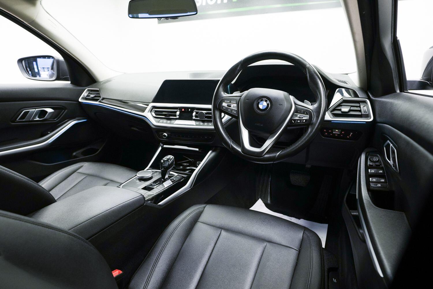 BMW 3 Series view 8