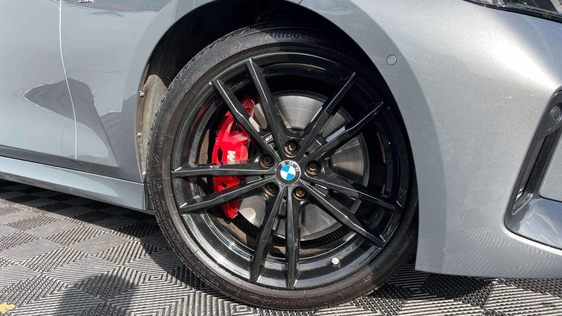 BMW 3 Series view 26