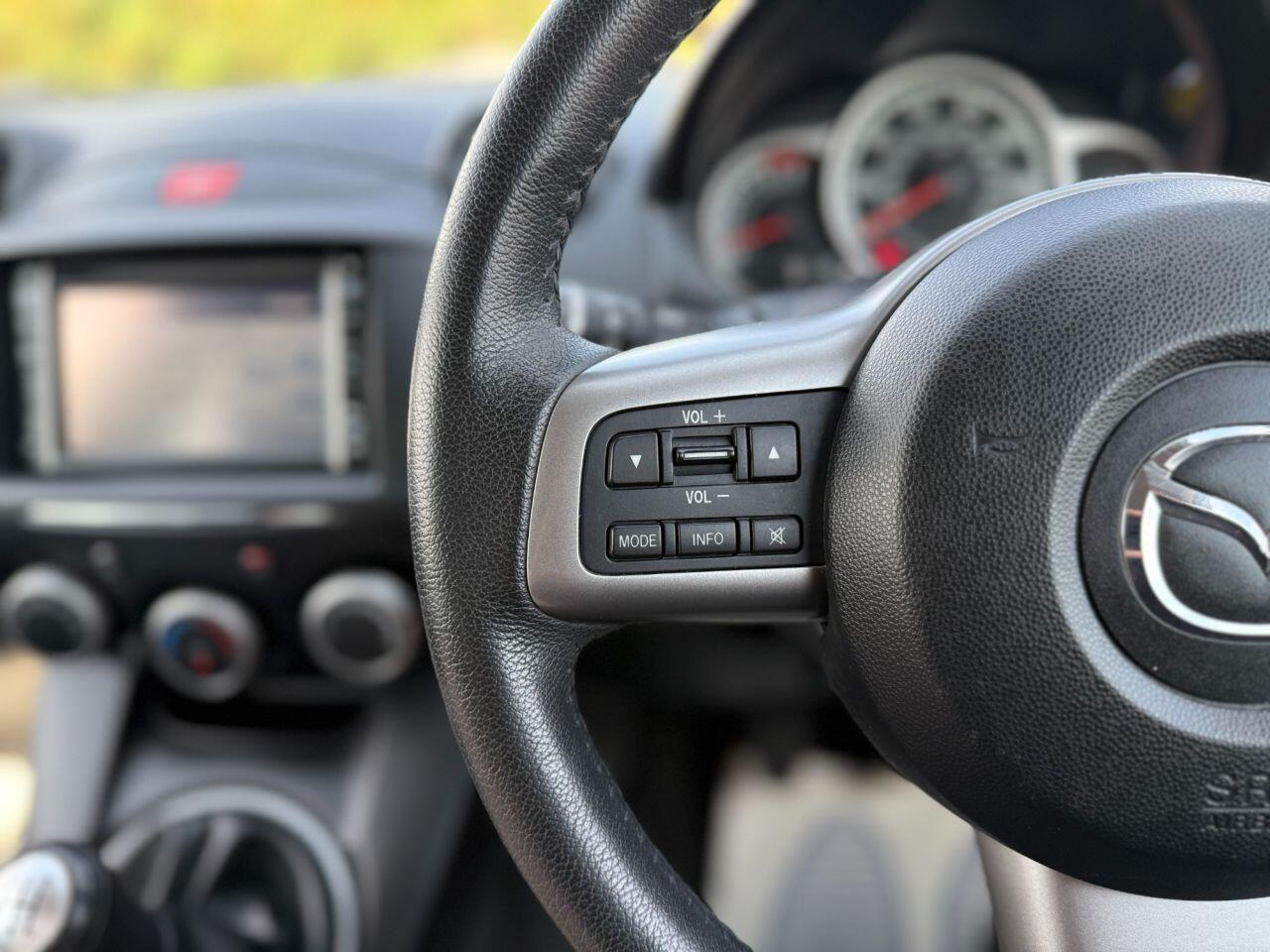 Mazda Mazda2 view 25