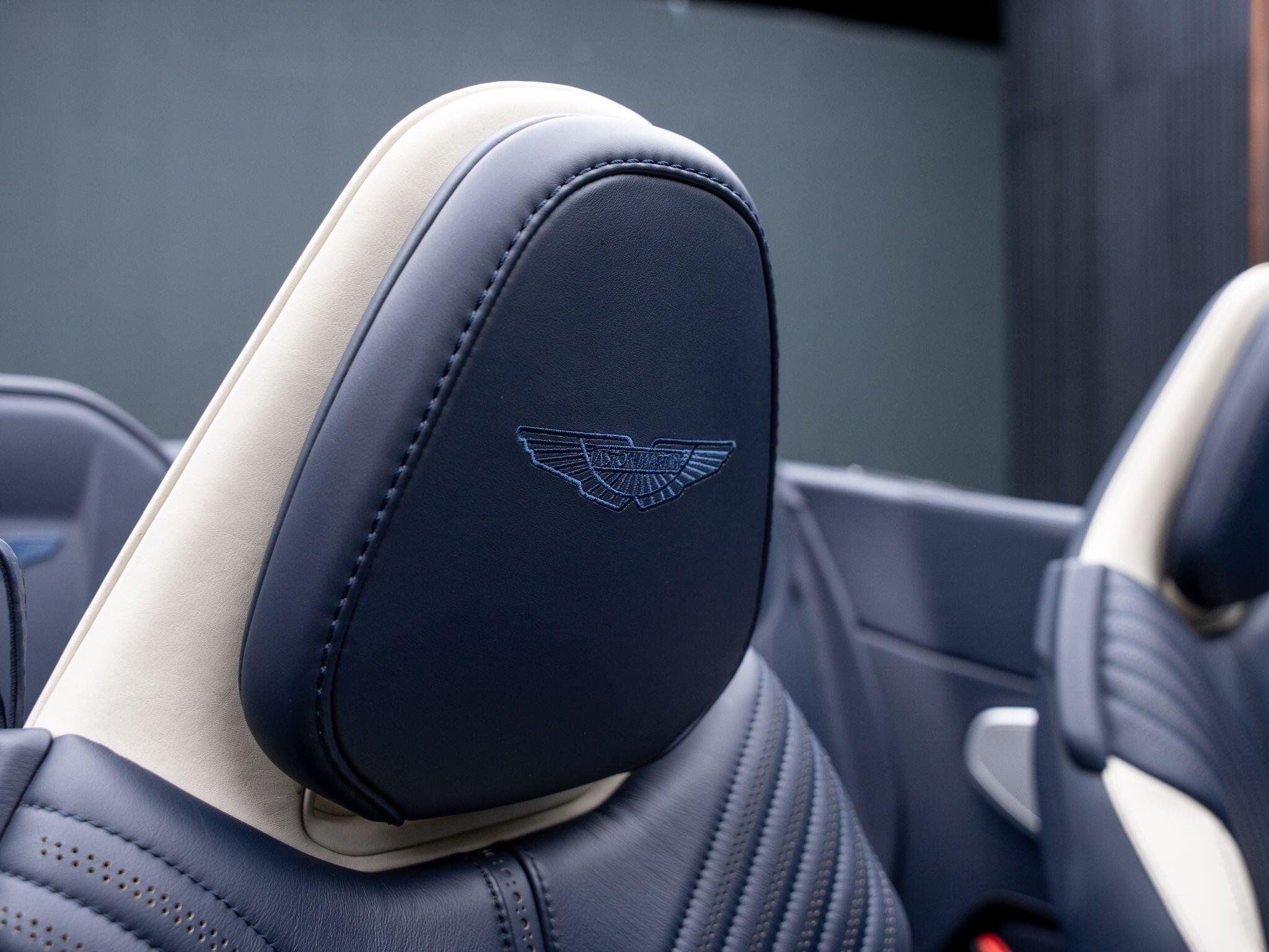 Aston Martin DB11 view 24