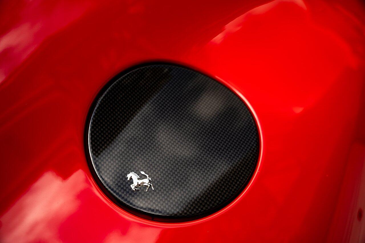 Ferrari 812 view 112
