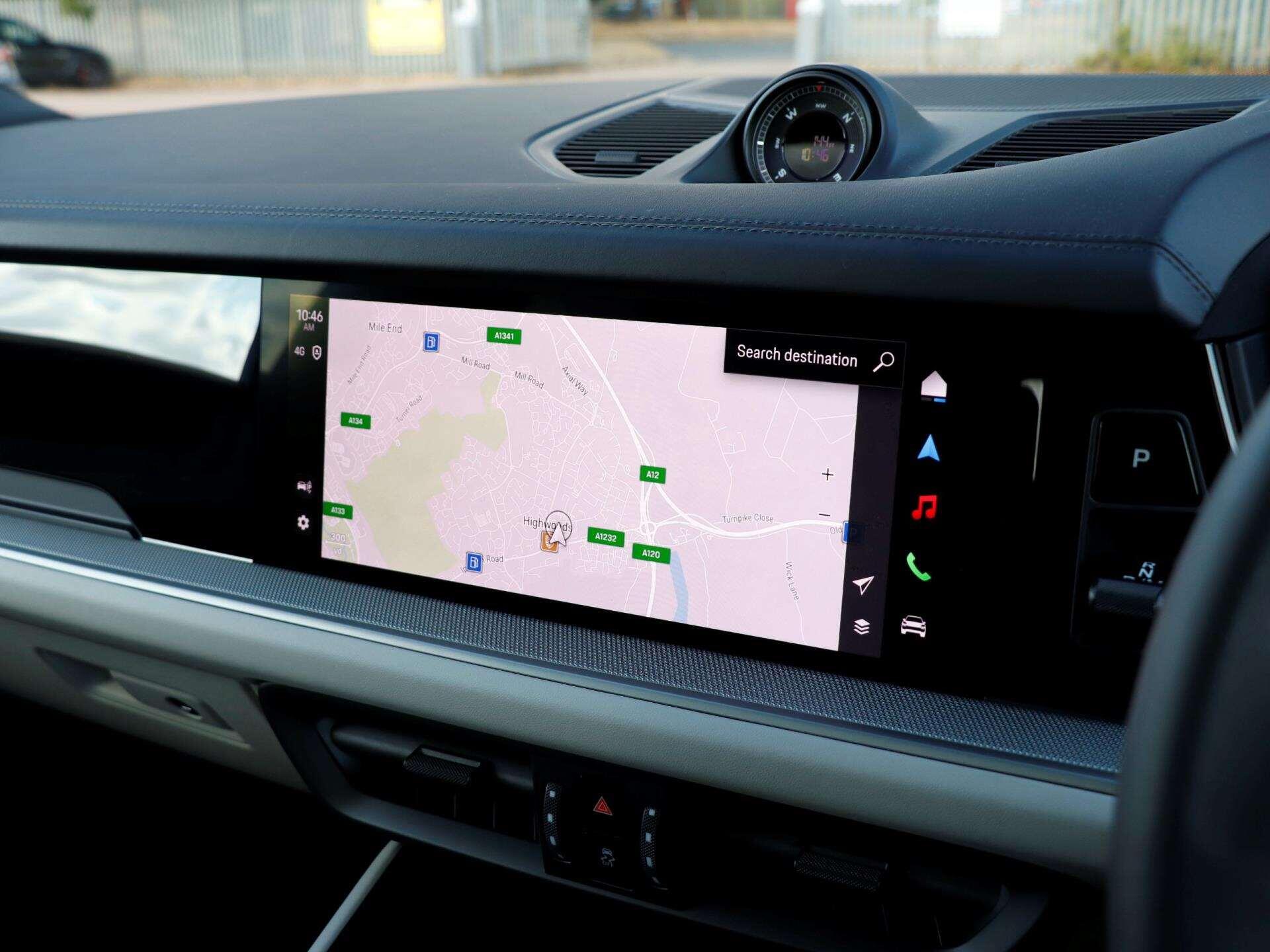 Porsche Cayenne view 15