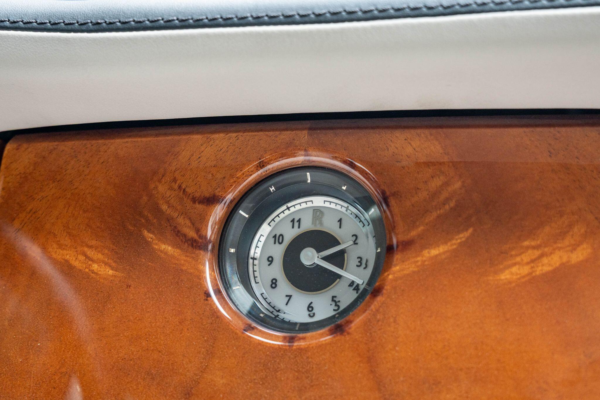 Rolls-Royce Phantom view 12