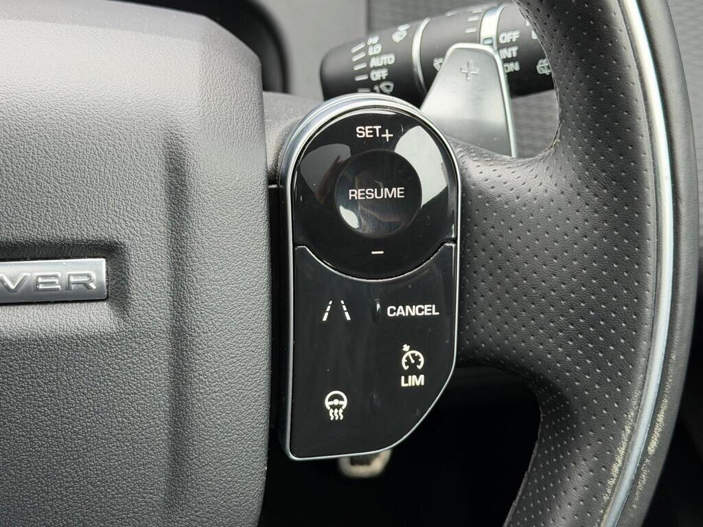 Land Rover Range Rover Velar view 27