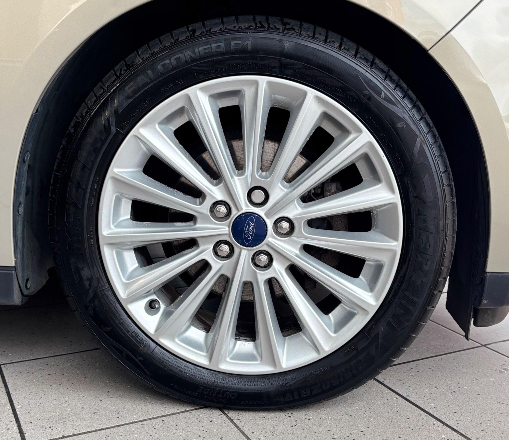Ford C-Max view 18