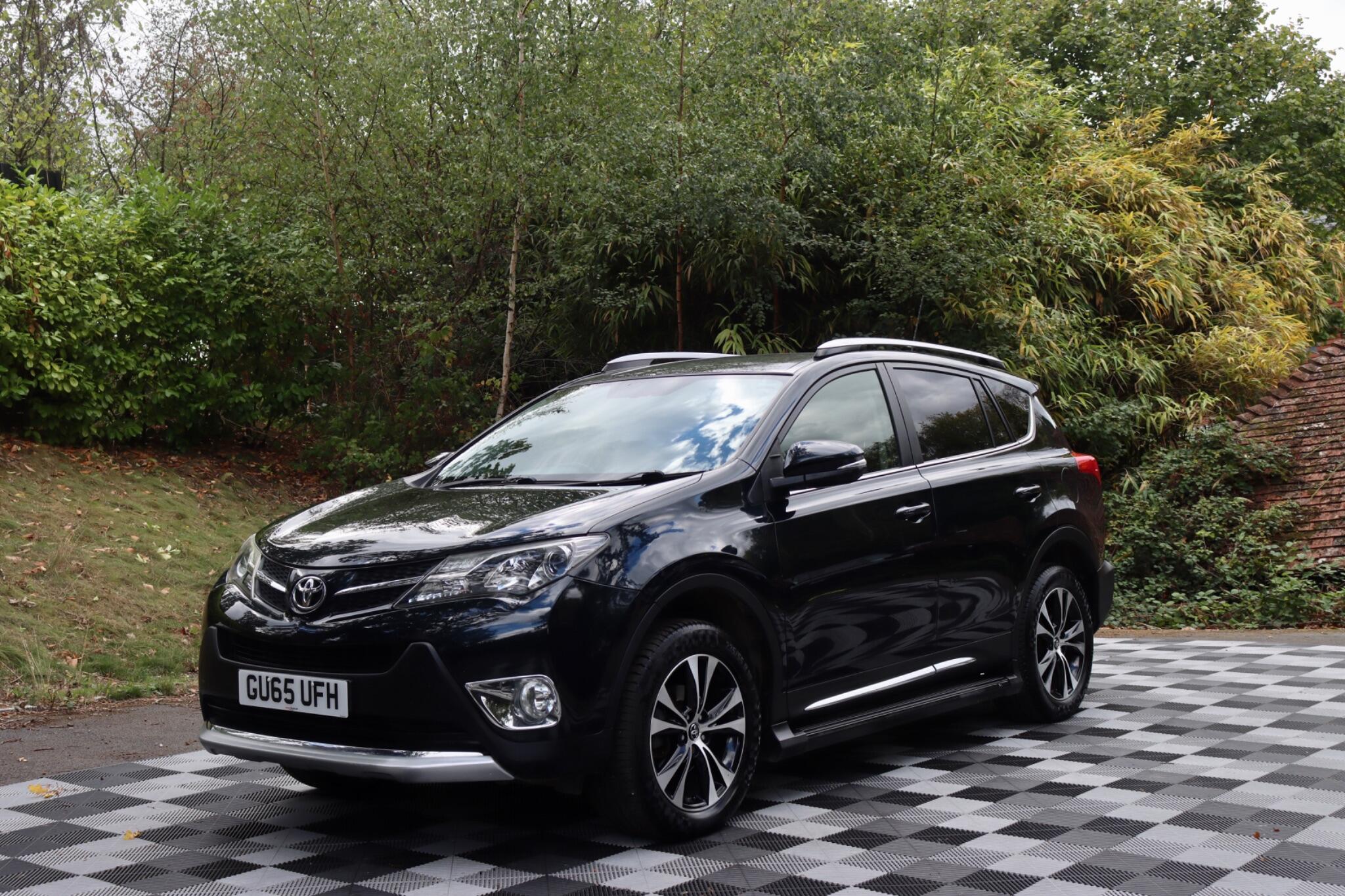 Toyota Rav4 view 16