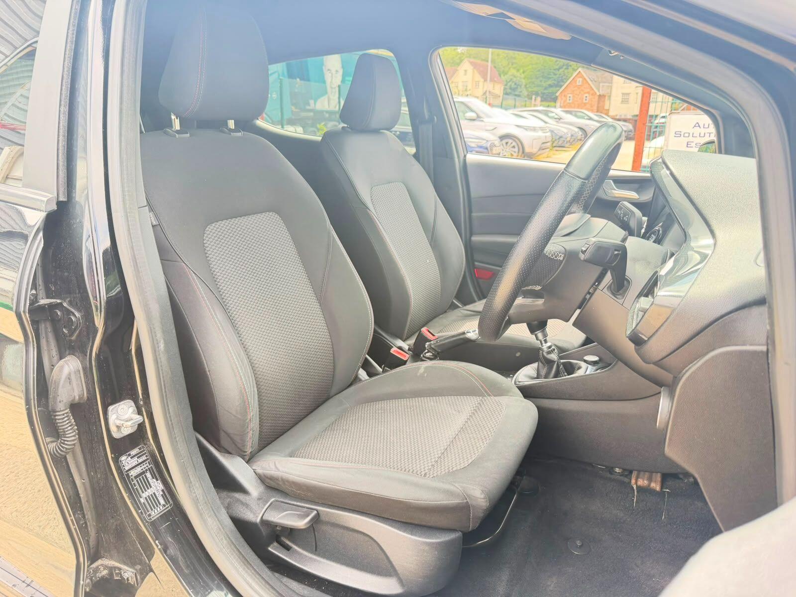 Ford Fiesta view 9