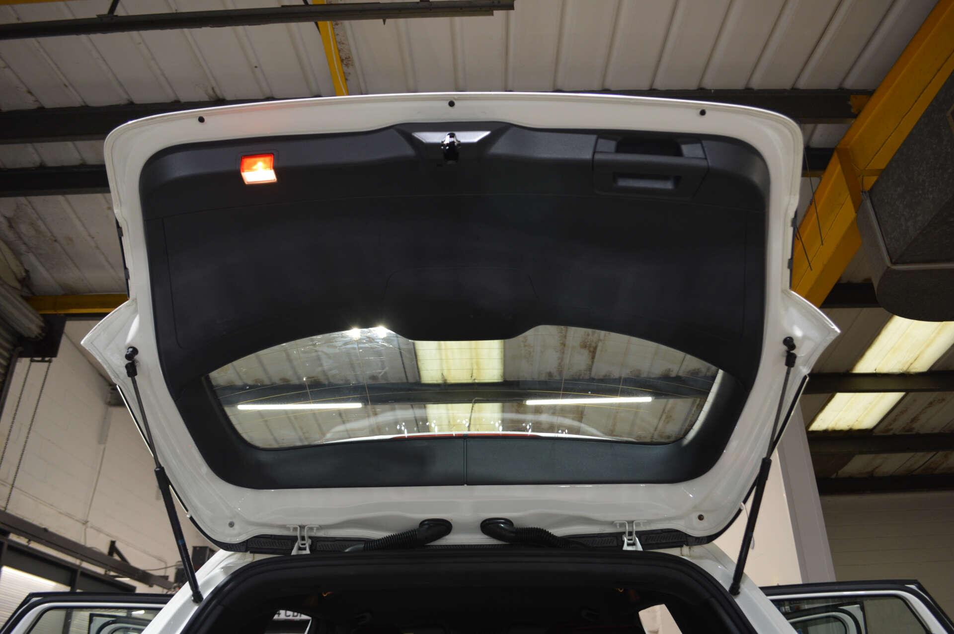 Mercedes-Benz B-Class view 23