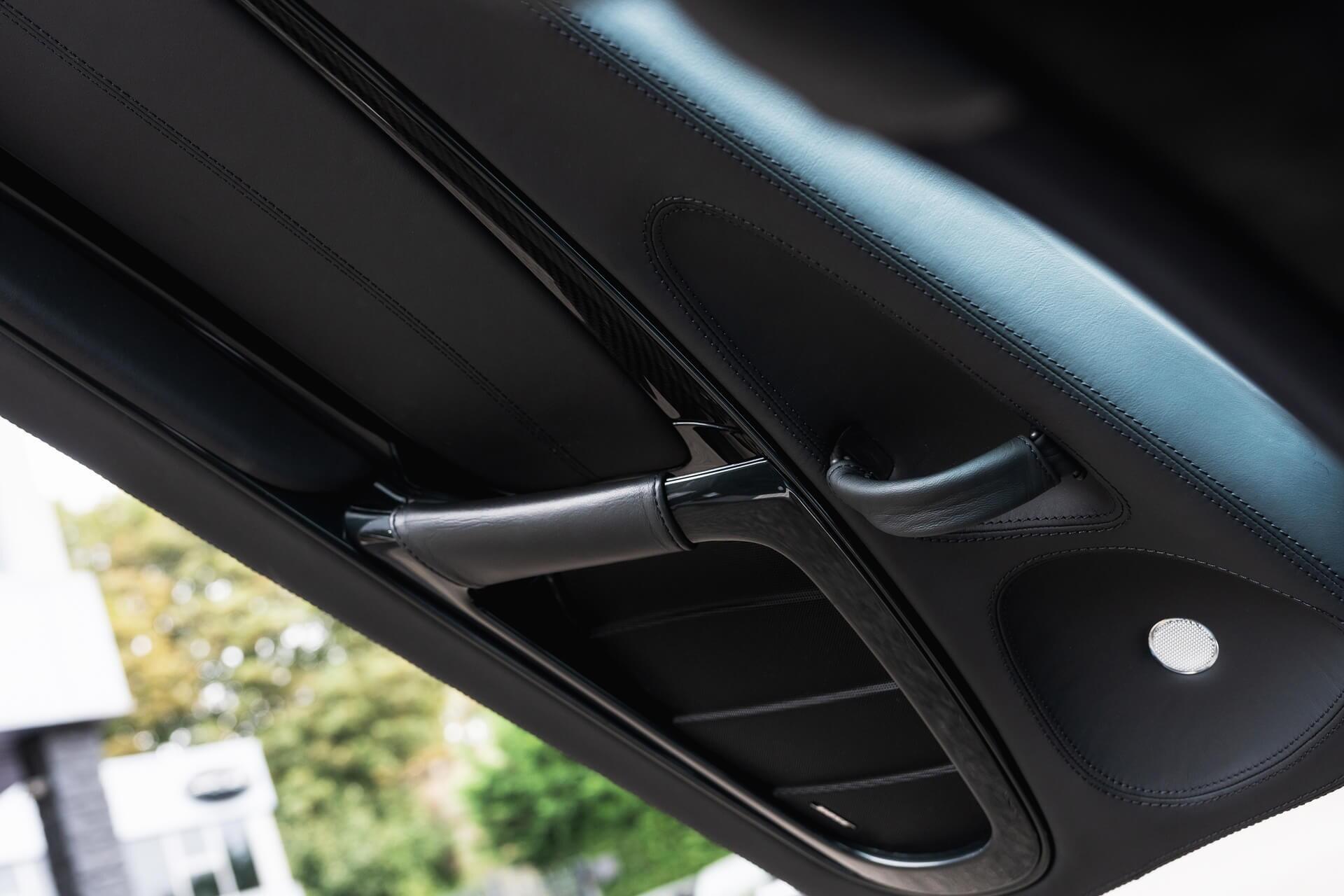 Mercedes-Benz SLR view 30