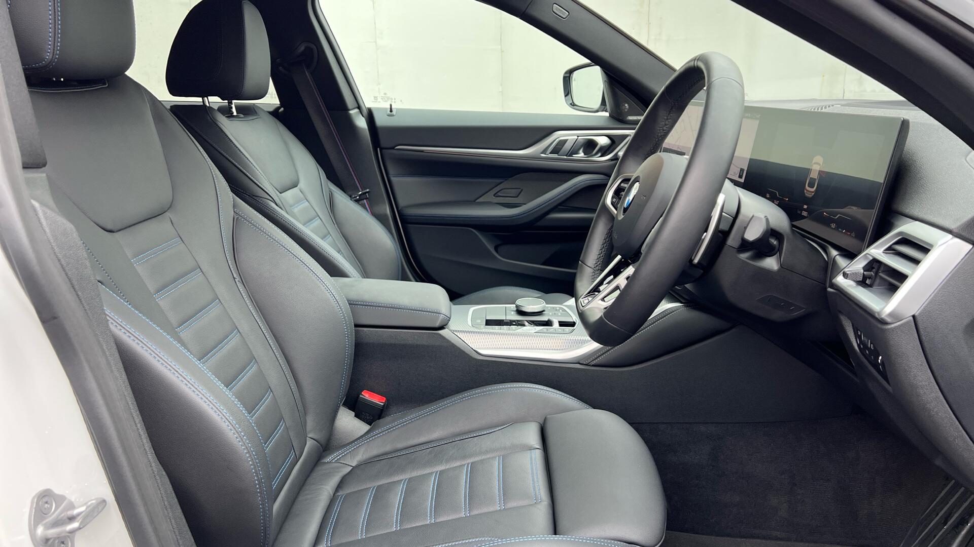 BMW 4 Series view 11