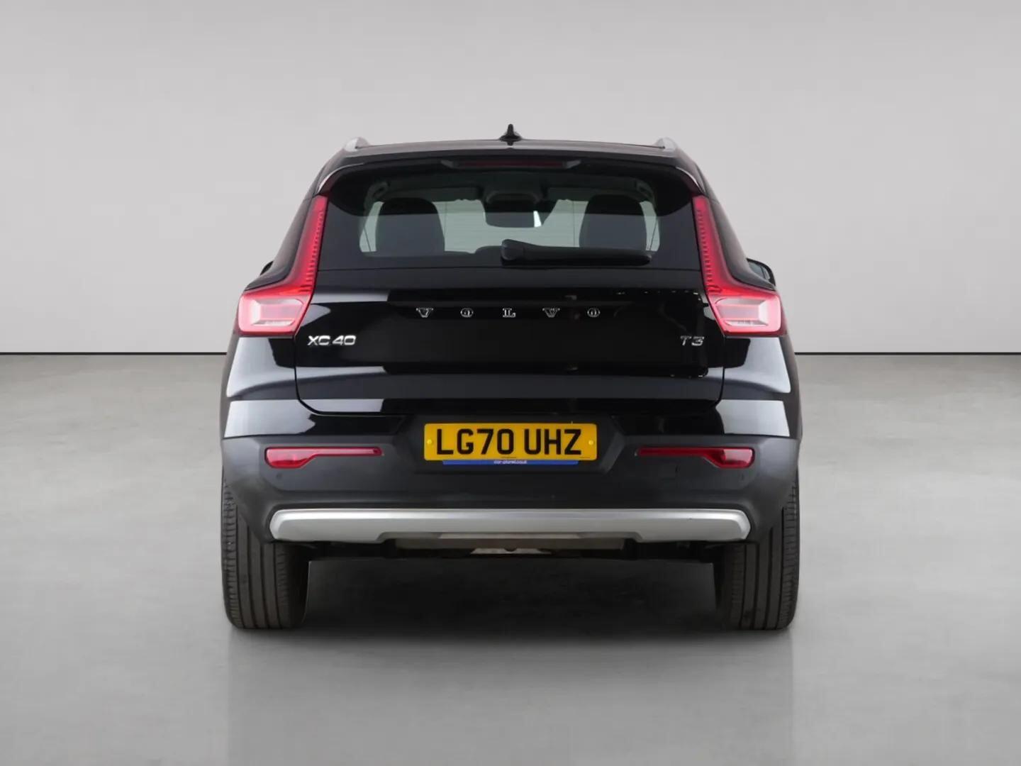 Volvo XC40 view 7