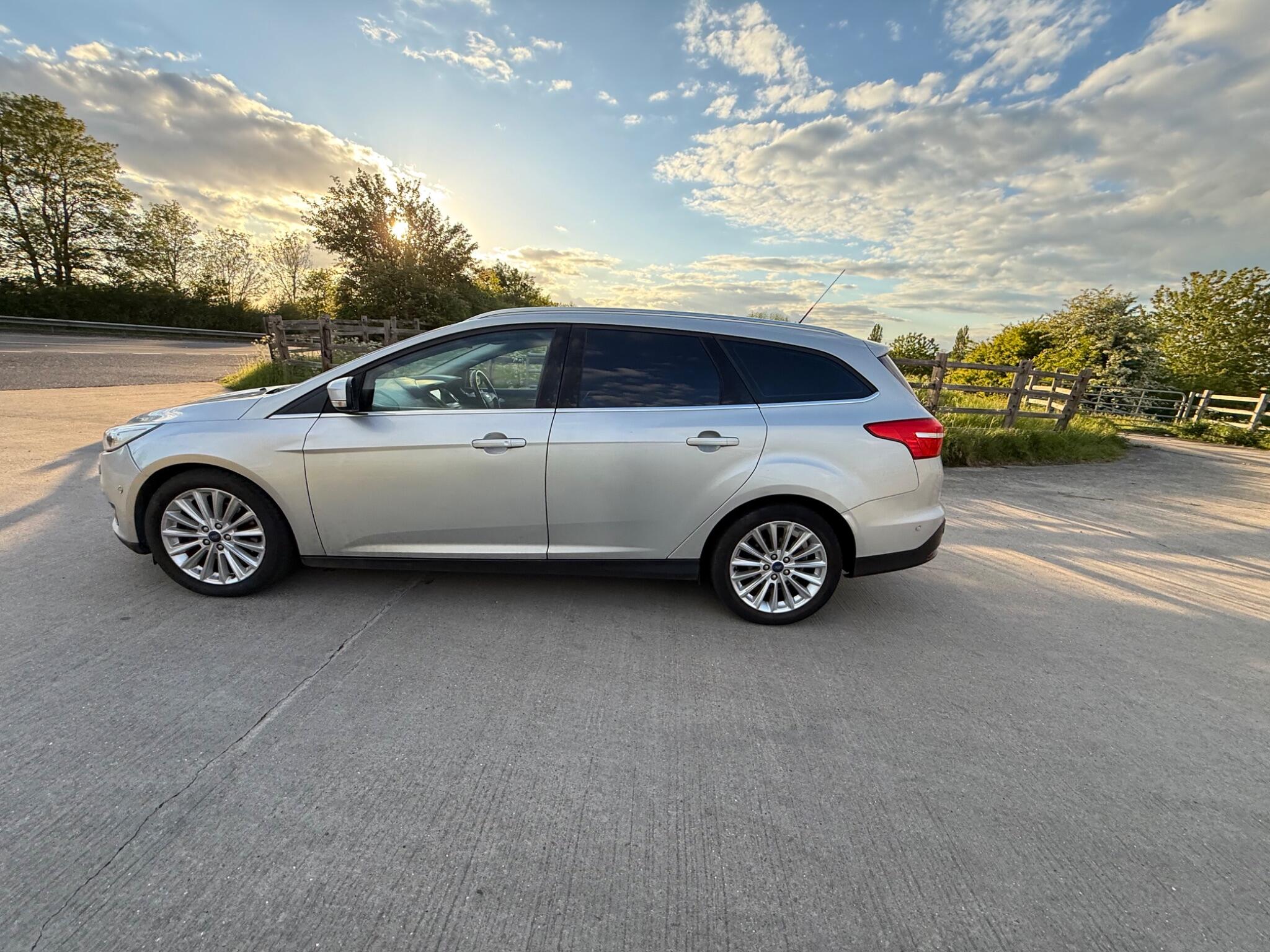 Ford Focus 1.5T EcoBoost Titanium X Euro 6 (s/s) 5dr — photo 19 of 126