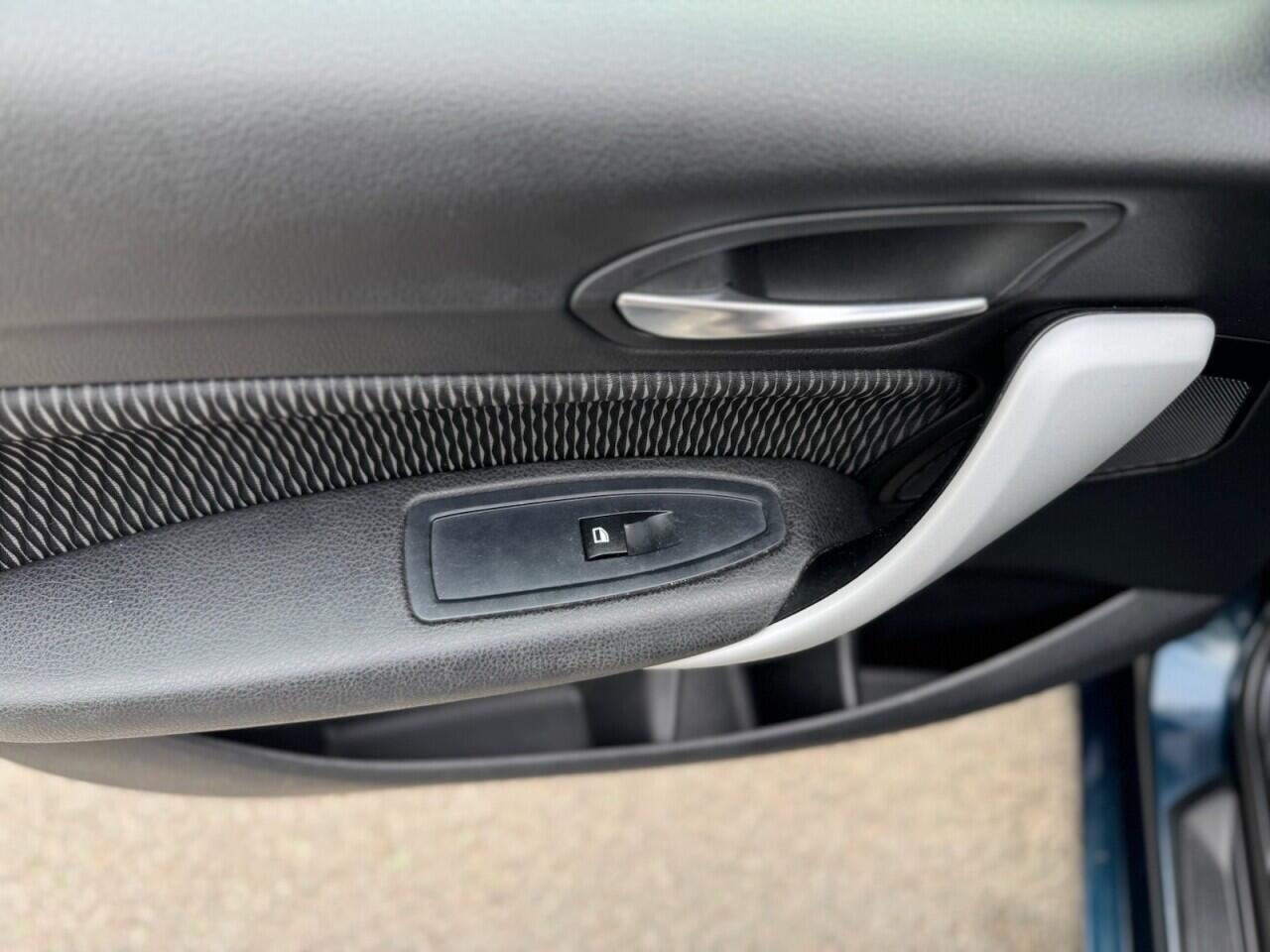 BMW 1 Series view 26