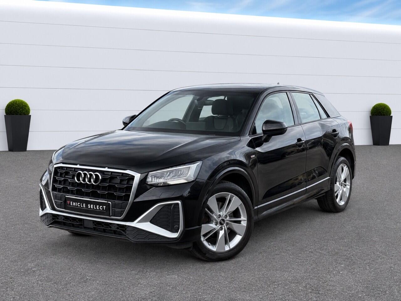 Audi Q2 view 6