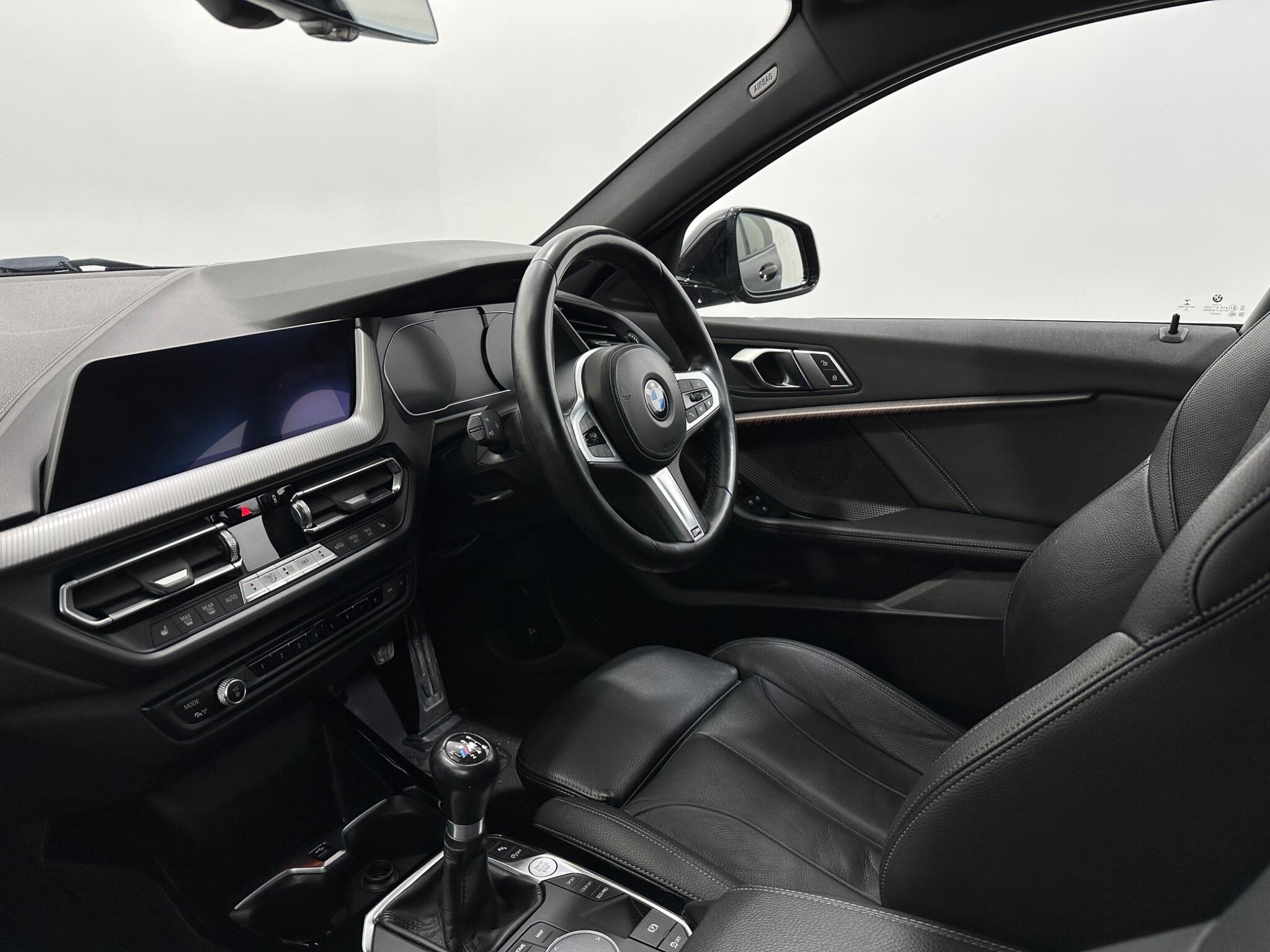 BMW 1 Series view 33