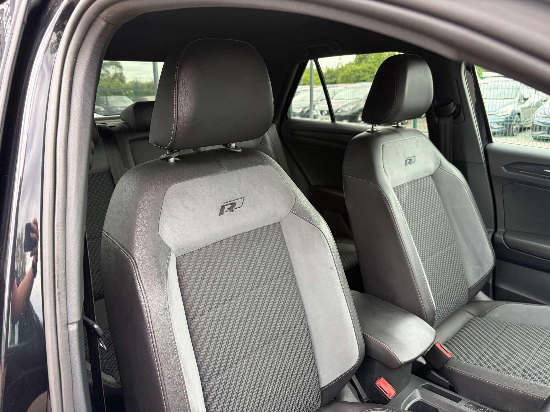 Volkswagen T-Roc view 34