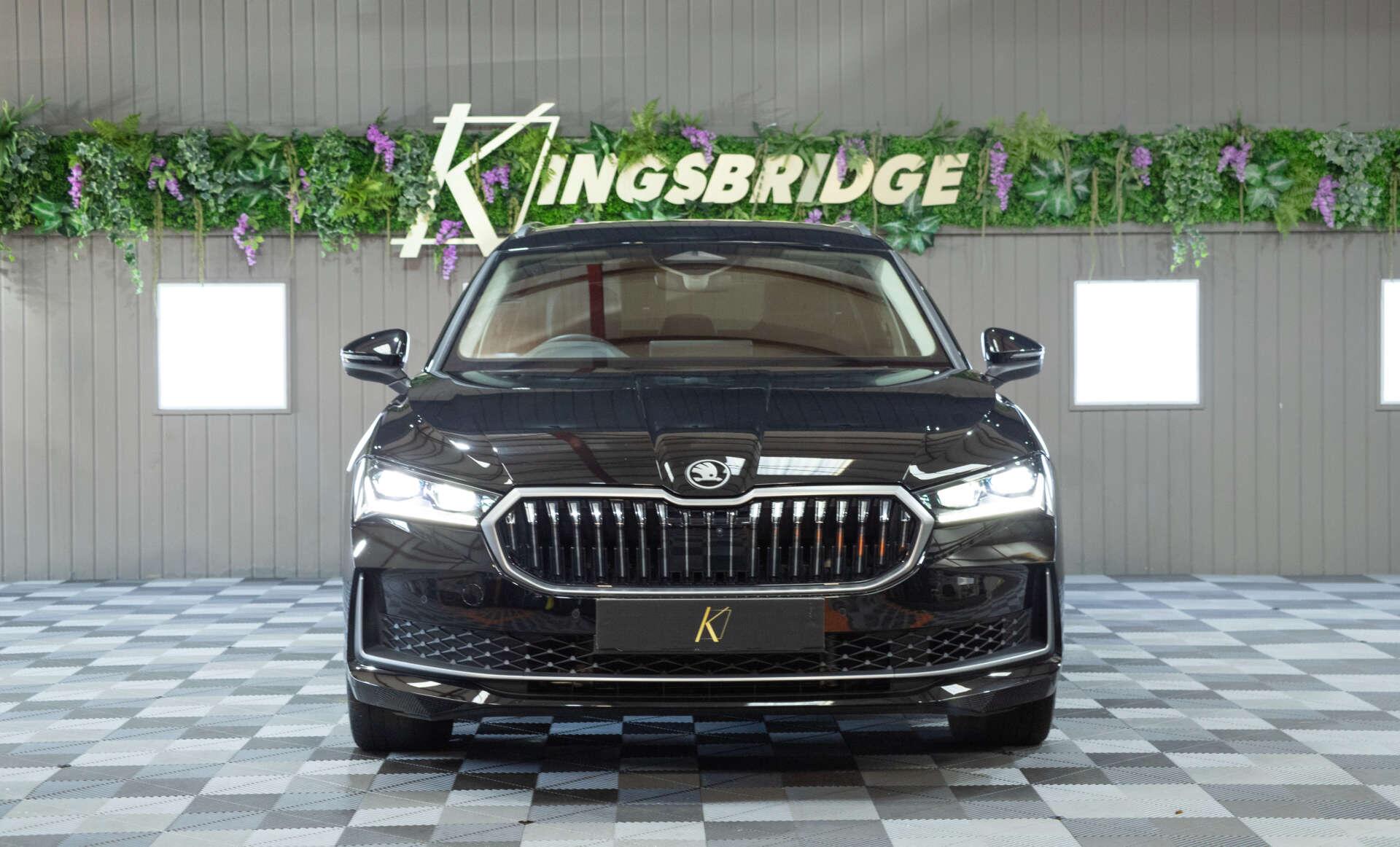 Skoda Superb view 8