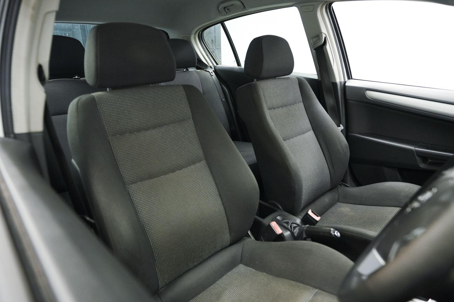 Vauxhall Astra view 10