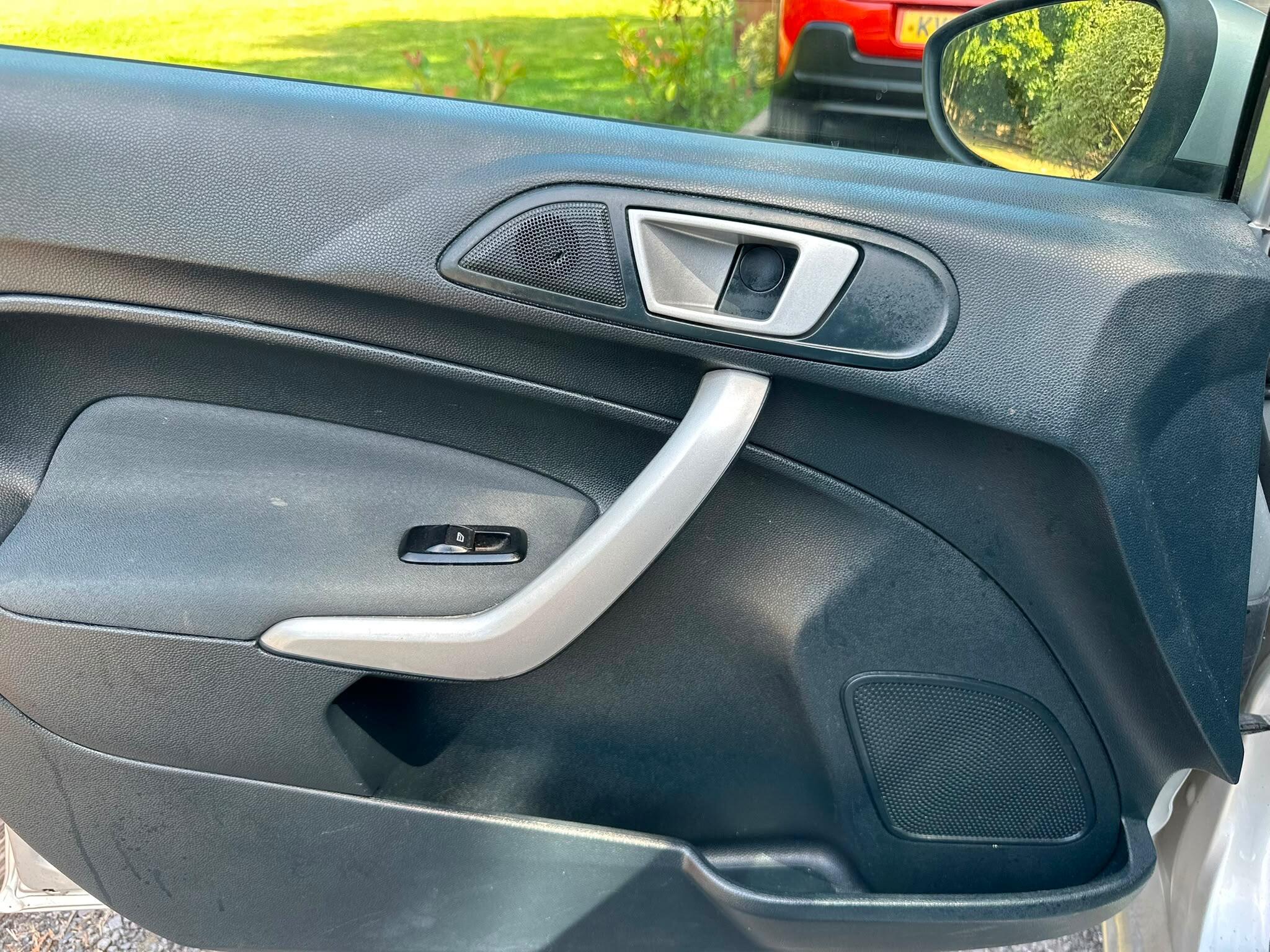 Ford Fiesta view 26