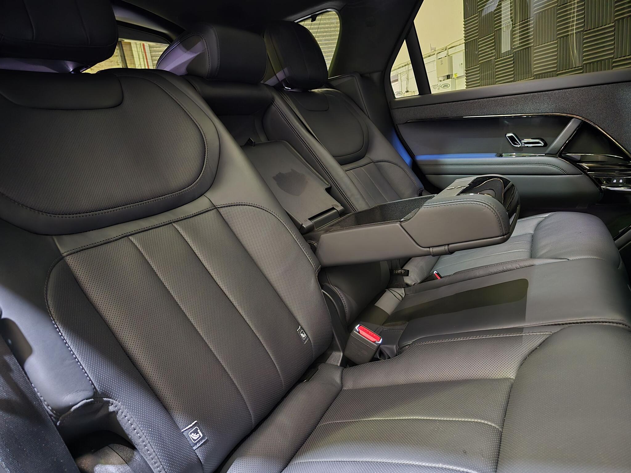 Land Rover Range Rover Sport view 15
