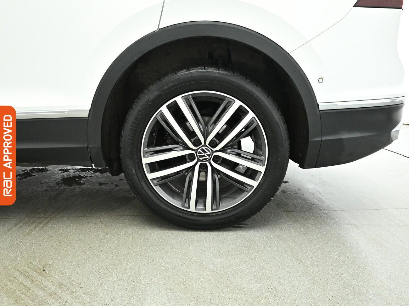 Volkswagen Tiguan Allspace view 13
