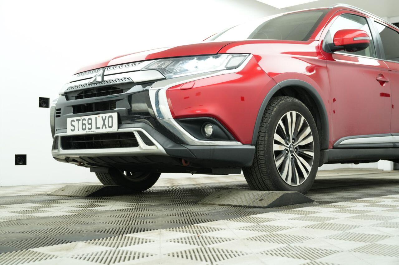 Mitsubishi Outlander view 6