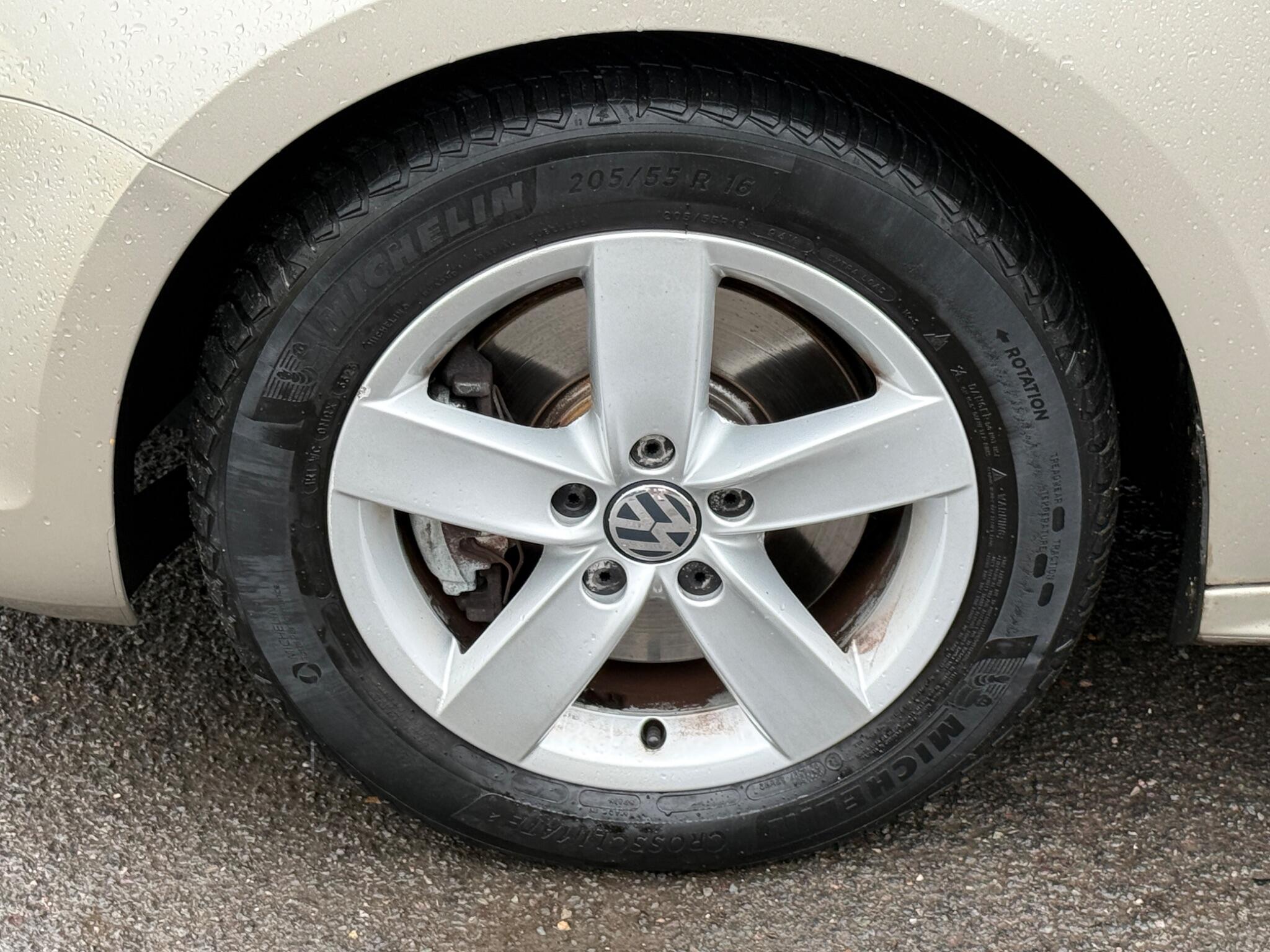 Volkswagen Jetta - Image 27
