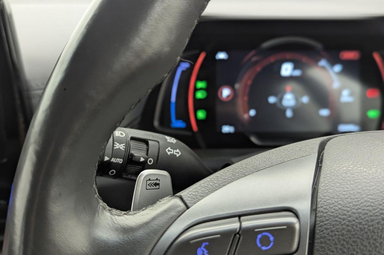 Hyundai Ioniq view 35