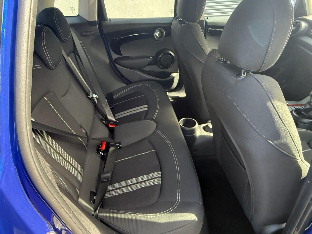 Mini Hatch view 23