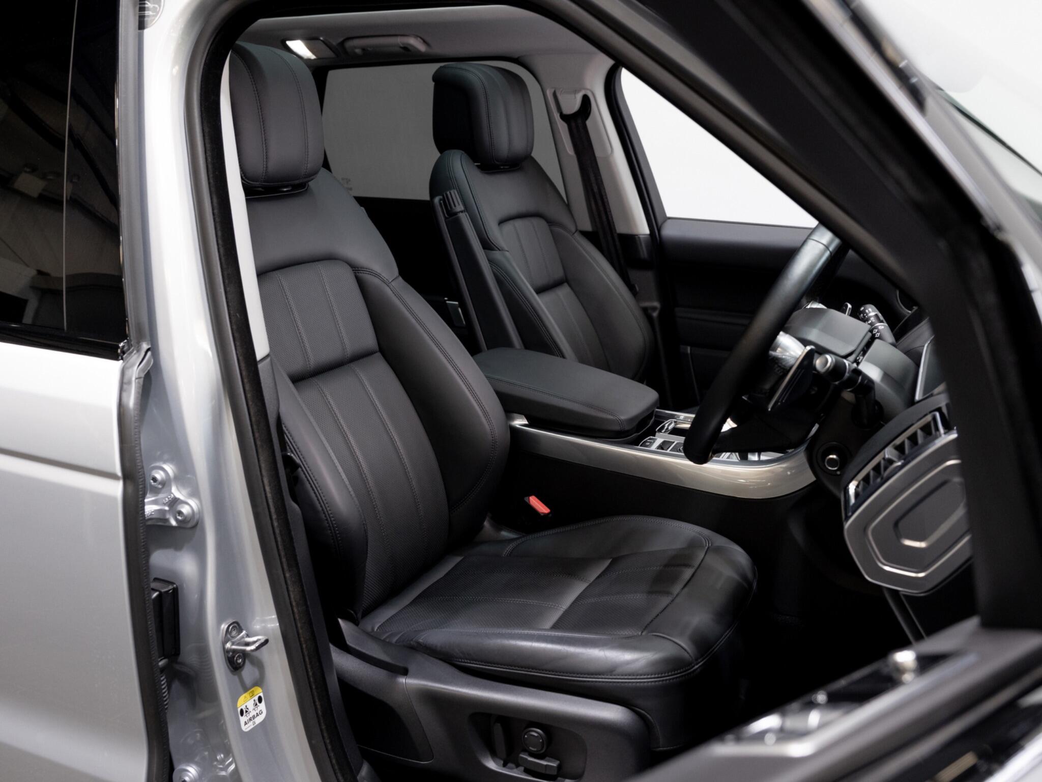 Land Rover Range Rover Sport view 2