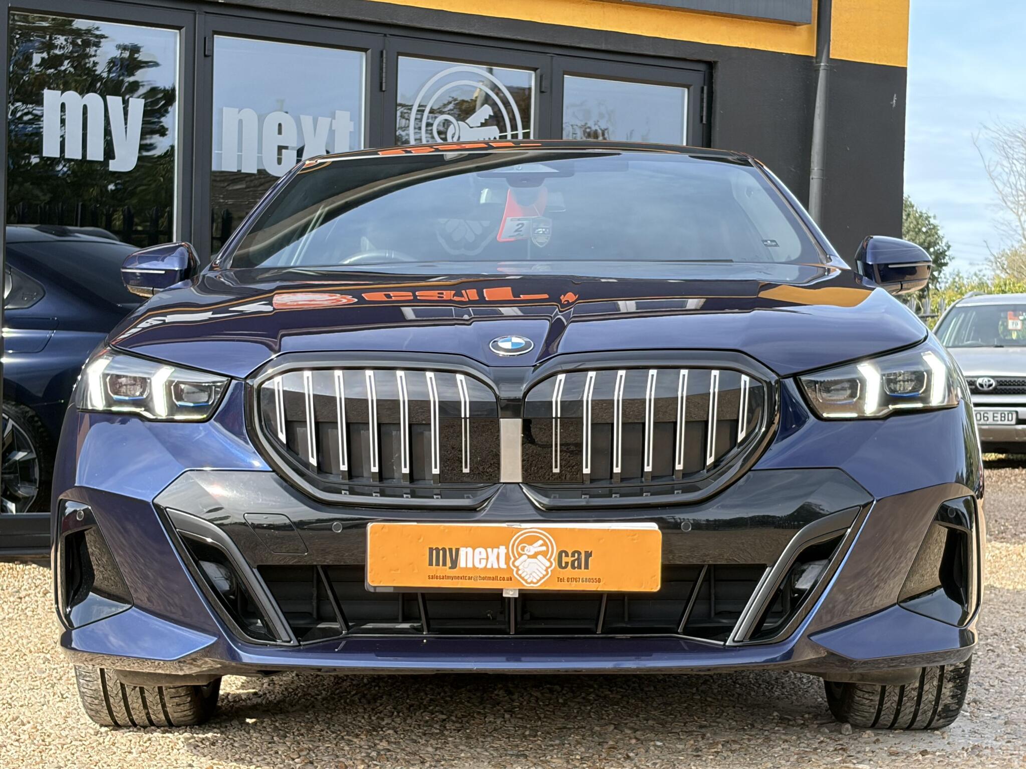 BMW 5 Series view 4
