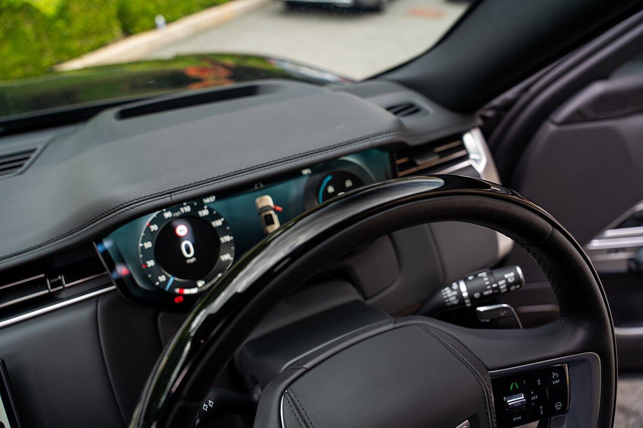 Land Rover Range Rover view 63