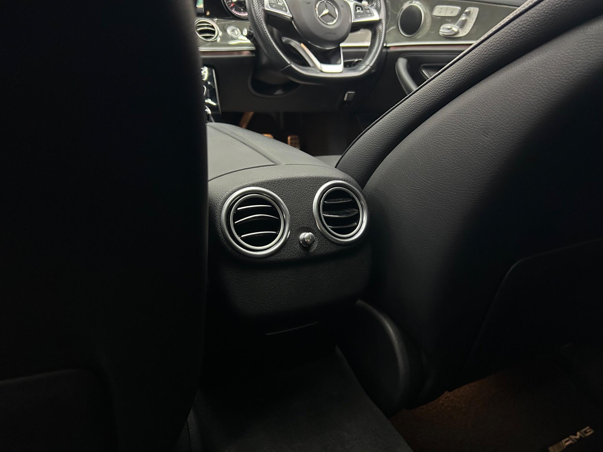 Mercedes-Benz E Class view 27